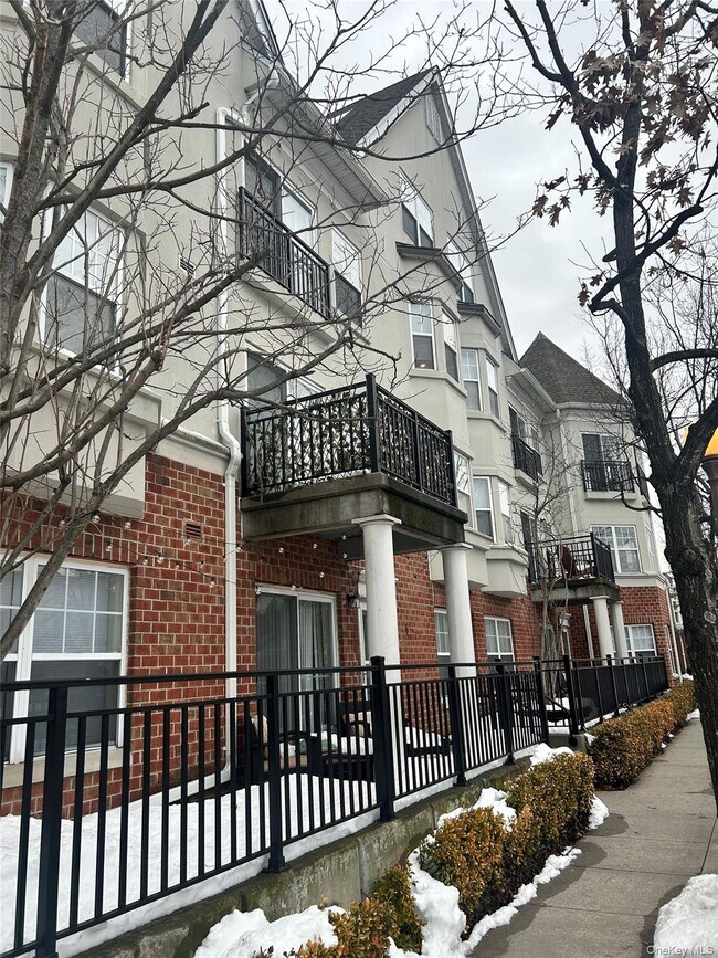 Foto del edificio - 125 Parkway Rd