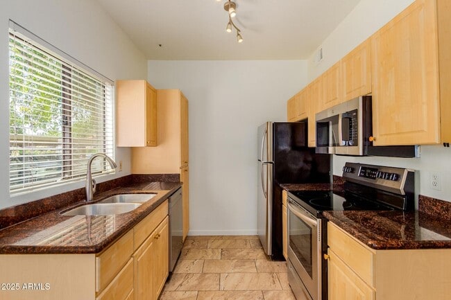Foto del edificio - 9600 N 96th St
