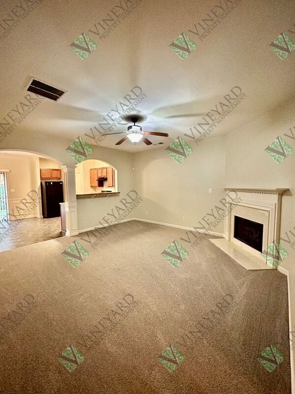 Building Photo - 6130 Elmshorn Way