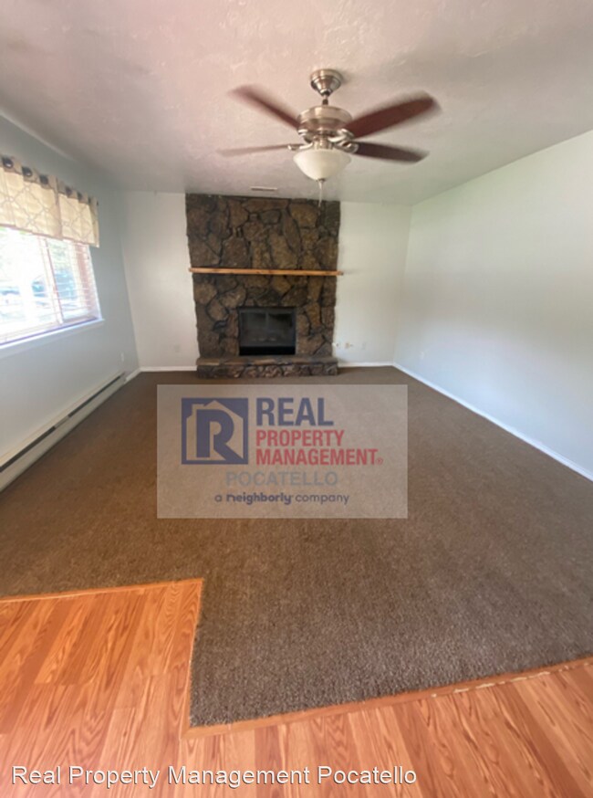 Building Photo - 5 br, 3 bath House - 2044 Horizon Dr