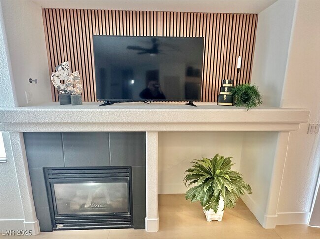 Foto del edificio - 10195 Queensbury Ave