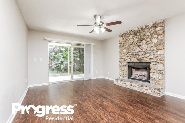 Foto del edificio - 26430 Sleepy Hollow St