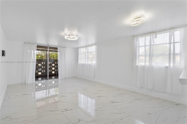 Foto del edificio - 406 NW 68th Ave