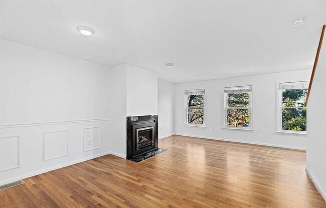 Building Photo - Don’t Miss Out – Beautiful Rental Available