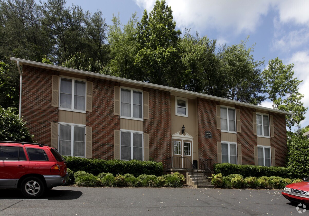Primary Photo - 1001 Teaberry Ln