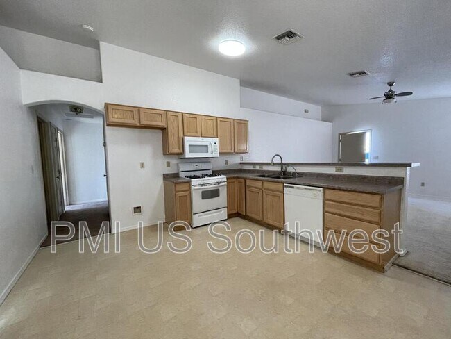 Foto del edificio - 2366 Parkside Dr