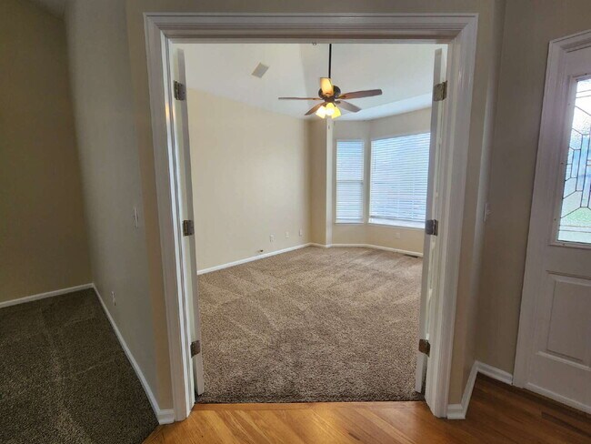 Building Photo - Spacious Five-Bedroom Home With Finished Basement and Three-Car Garage! Close To Buckley AFB, Sou...