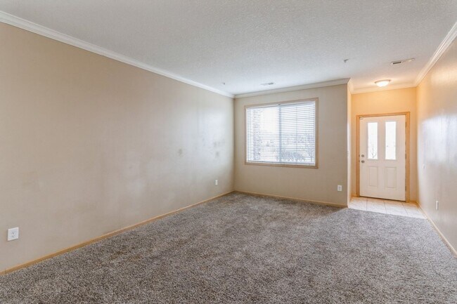 Foto del edificio - 3 Bedroom 2.5 Bath Townhome. Waukee Schools!!