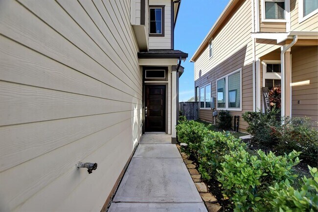 Building Photo - 115 Axlewood Ct