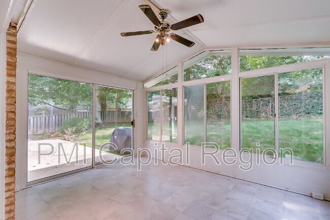 Foto del edificio - 7021 Whittier Blvd