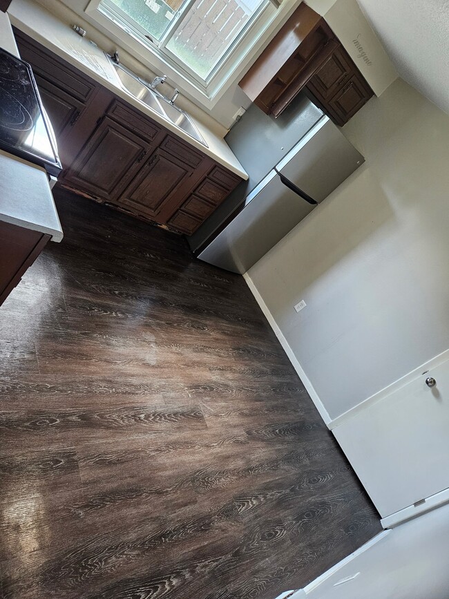 Building Photo - 302 Maple Ln