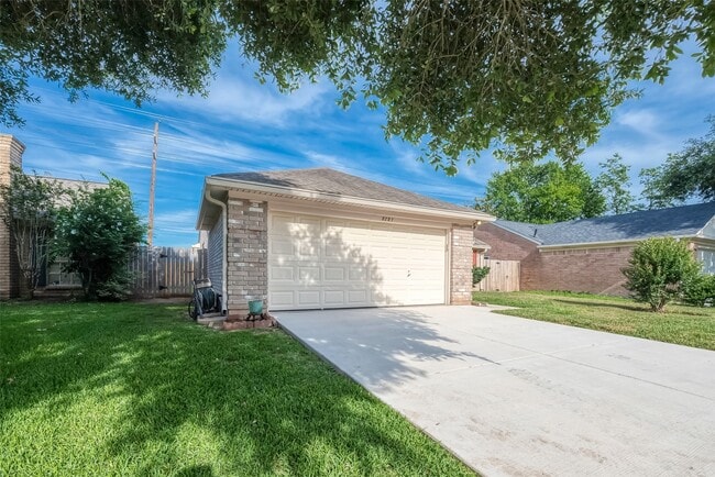 Building Photo - 3231 E Heatherock Cir
