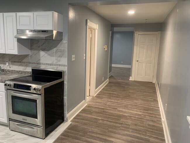 Spacious Kitchen - 314 W State St
