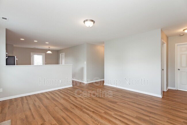 Building Photo - 6934 Seney Dr