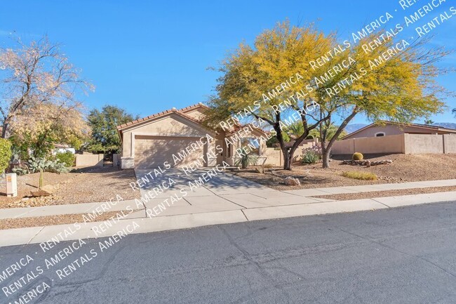 Building Photo - 2535 E Petroglyph Ln