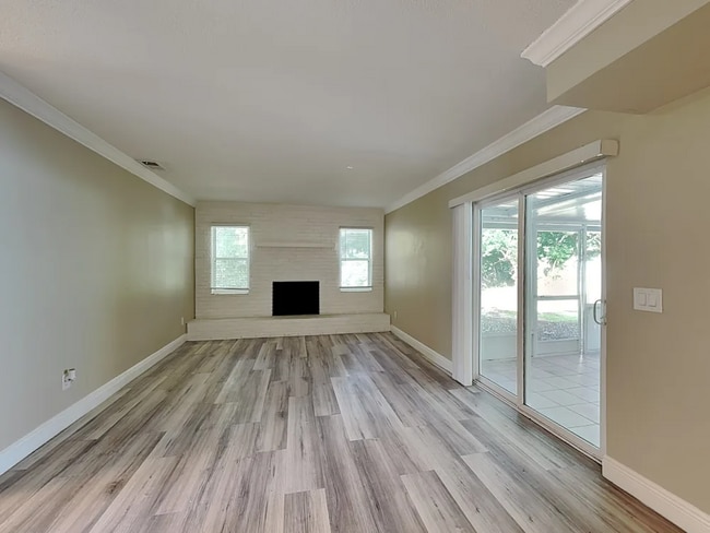 Foto del edificio - 1556 Nottingham Dr