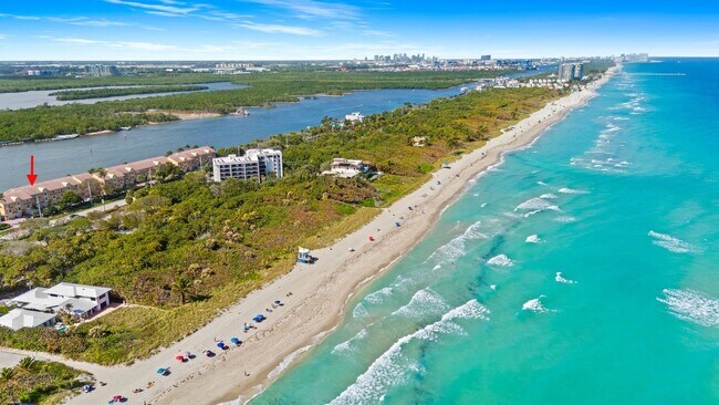 Building Photo - 4030 N Ocean Dr