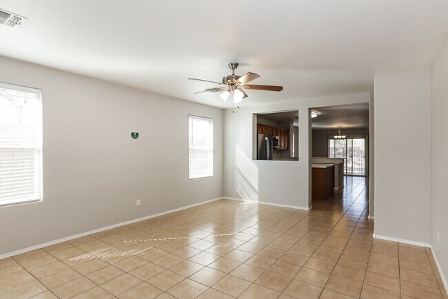 Foto del edificio - 17746 W Red Bird Rd