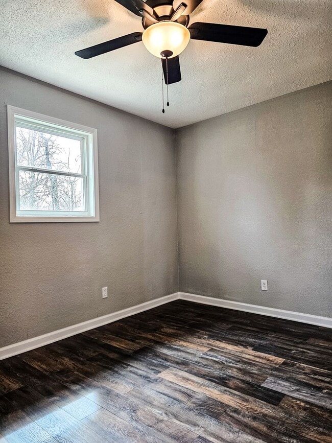 Building Photo - 1707 Dodson