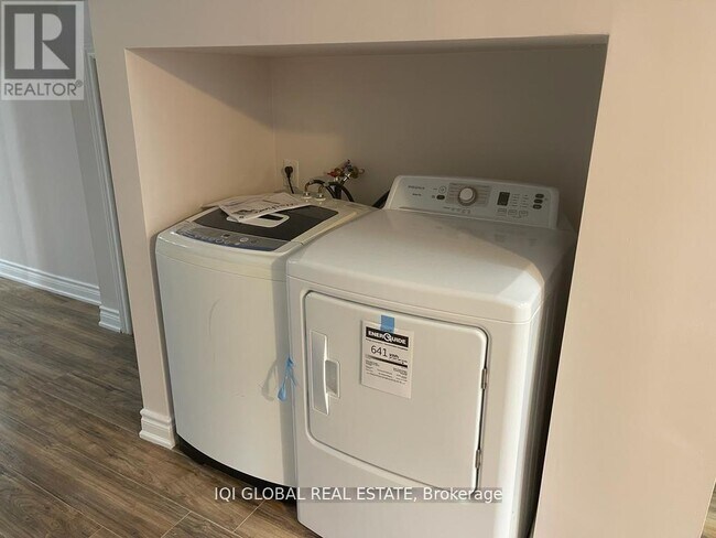 Building Photo - 29 Nobbs Dr