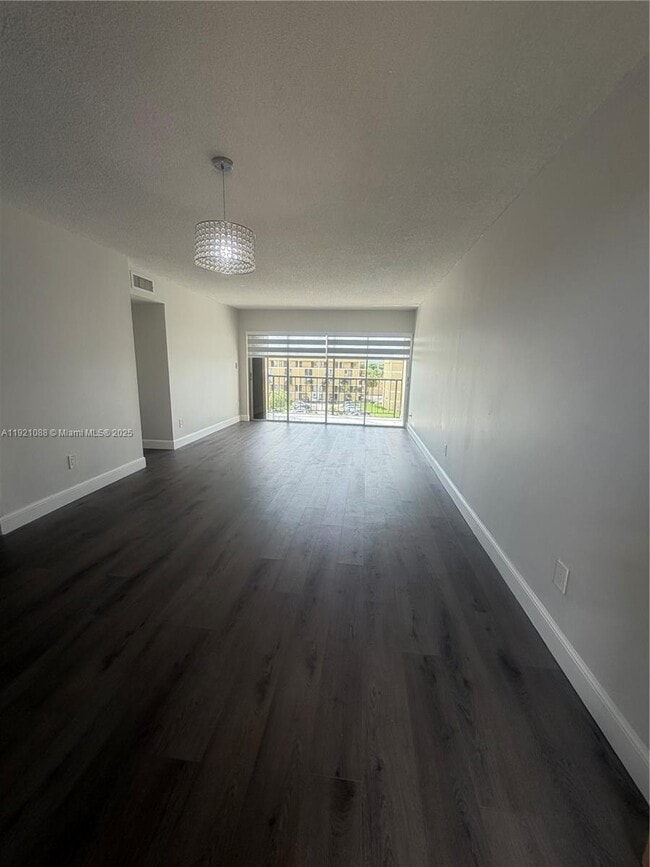 Foto del edificio - 9150 Fontainebleau Blvd