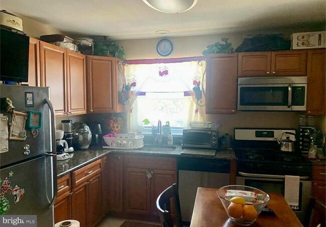 Building Photo - 7631 Algon Ave