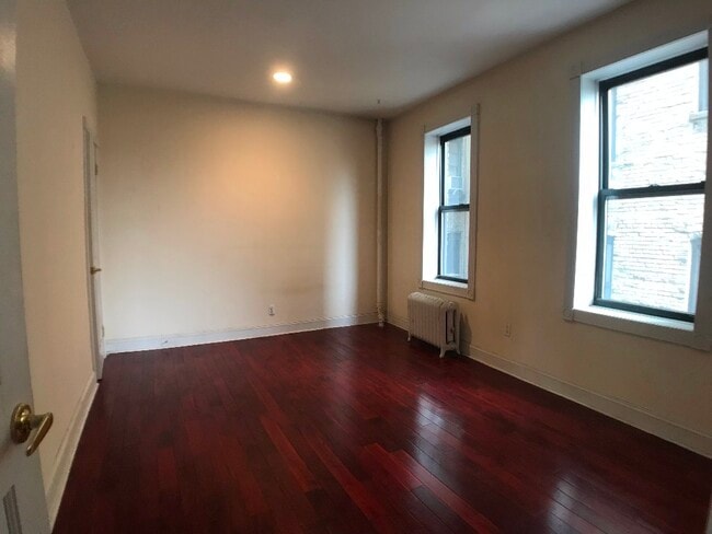 Building Photo - 20 Magaw Pl