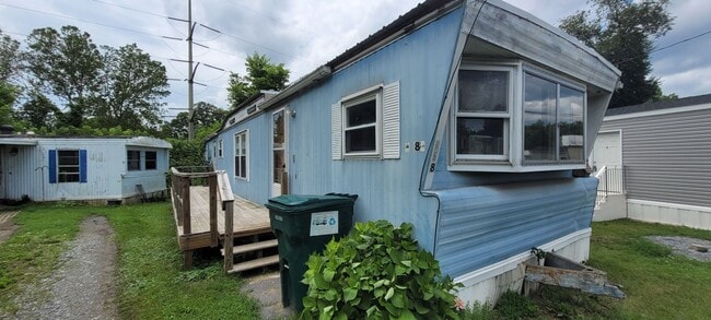 Foto del edificio - 2 Bedroom mobile home below Lancaster city
