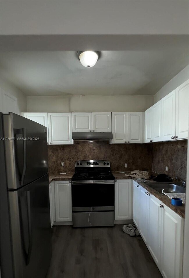 Foto del edificio - 1895 Venice Park Dr