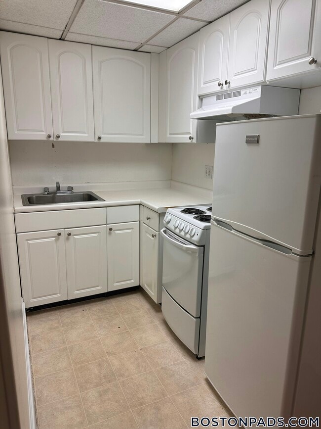 Building Photo - 62 Boylston St