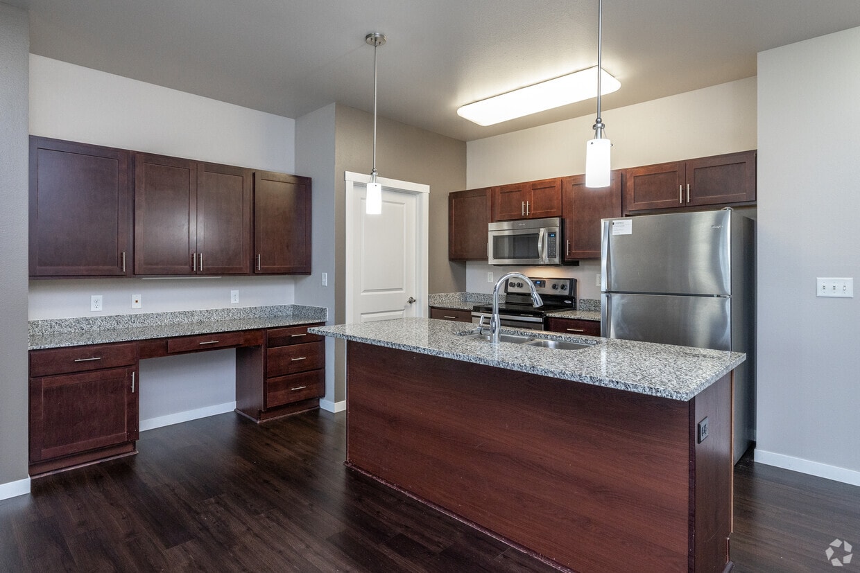 Primary Photo - Shadow Bay Apartments
