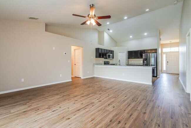 Building Photo - 669 Madrid Dr
