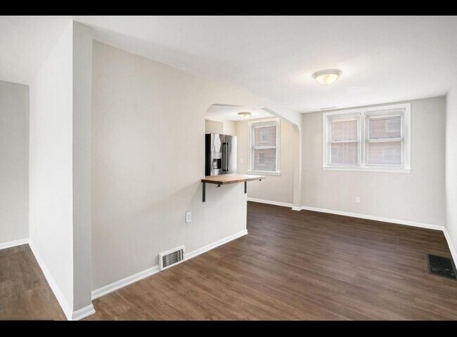 Foto del edificio - 861 Gainsboro Rd
