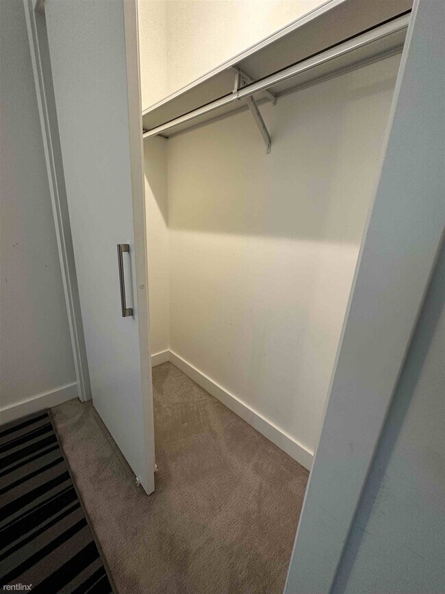Foto del edificio - 1 br, 1 bath Condo - 738 Long Bridge St Ap...