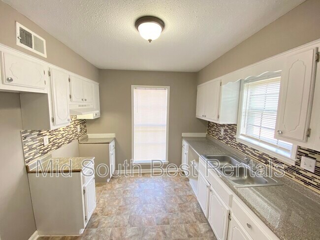 Building Photo - 5381 Bruton Ave