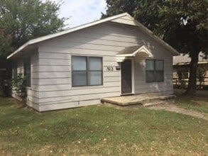 Building Photo - 313 N College Ave