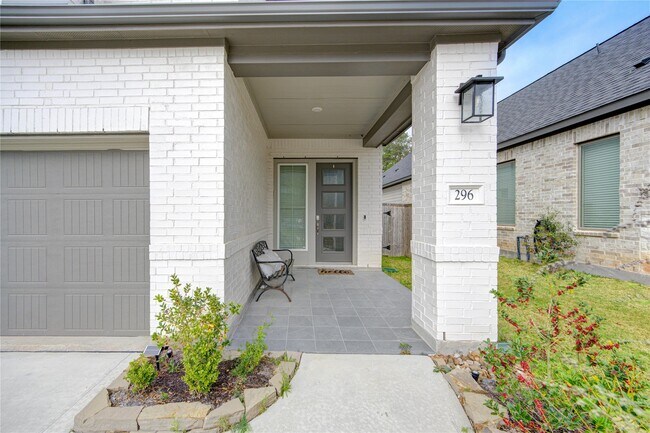 Foto del edificio - 296 Mallorn Ln