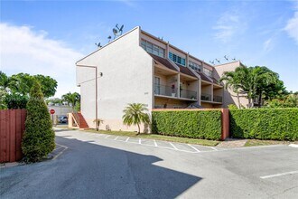 Building Photo - 840 SW 105th Ave