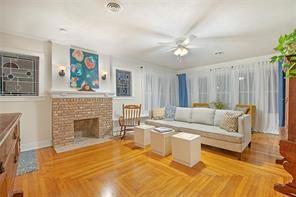 Foto del edificio - 5843 Vanderbilt Ave