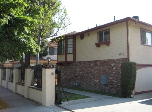 Foto principal - 3833 Bresee Ave