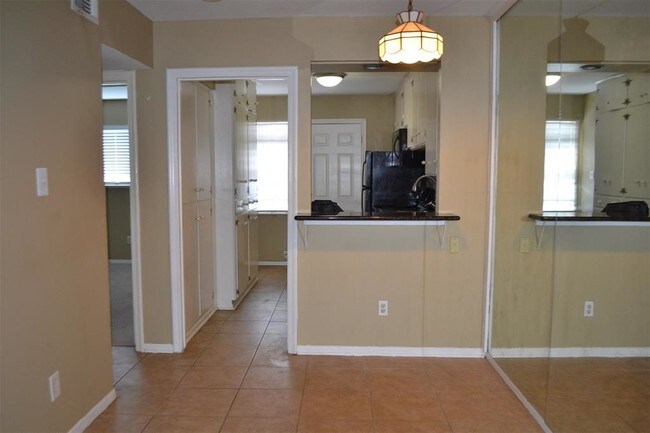 Foto del edificio - 11647 Chimney Rock Rd