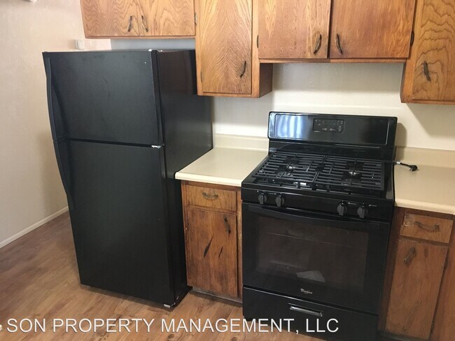 Building Photo - 8908-8936 S Nogales Hwy