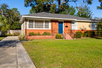 Building Photo - 1532 E 53rd St