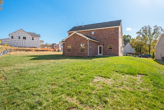 Foto del edificio - Spacious Home with Loft & 2-Car Garage in Prime Location in Hardin Valley school district!