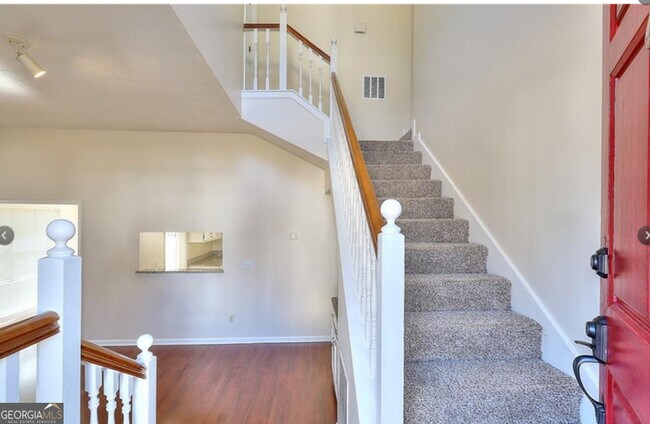 Foto del edificio - 2717 Ashbury Point Ln