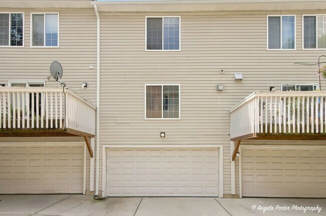 Foto del edificio - 259 W Whispering Oaks Ln