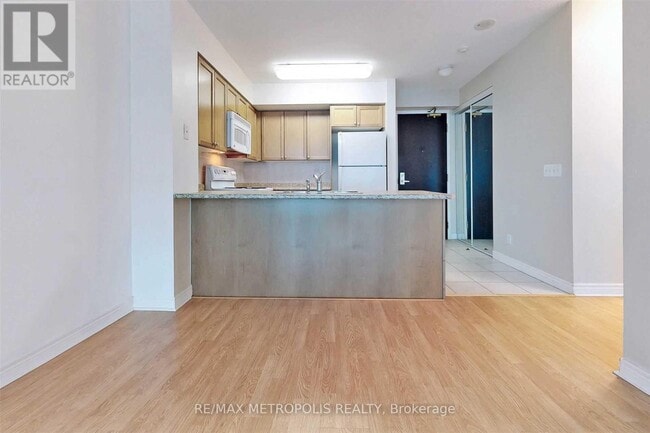 Building Photo - 51 Lower Simcoe St