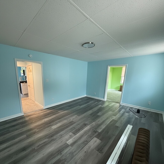 Living Room - 1626 Middle Rd