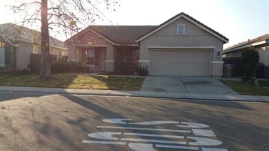 Building Photo - 5120 Fox Trotter Way