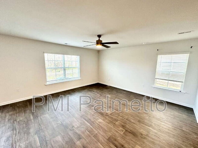 Building Photo - 412 Delahays Rd